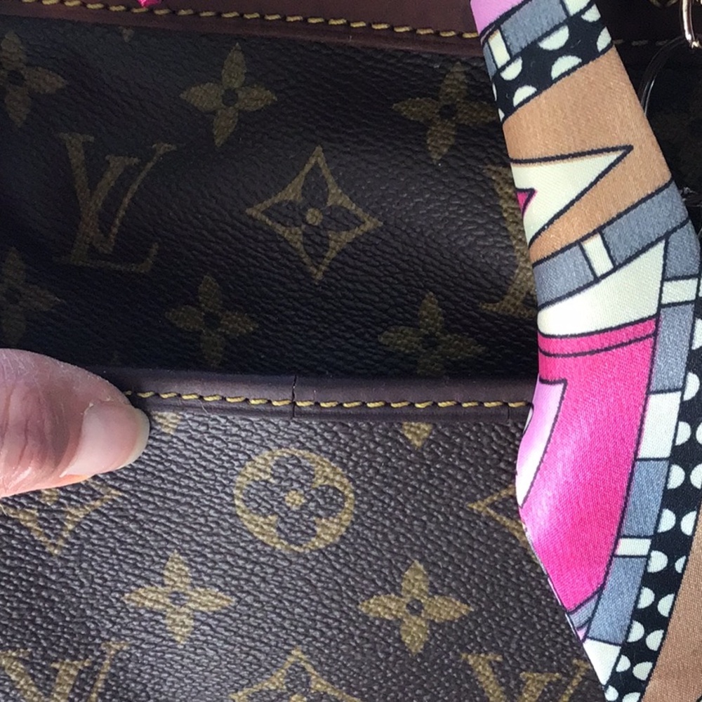 Authentic Louis Vuitton Deuville - Picture 12 of 12